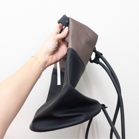 NWT Rains Bucket Sling Mini Bag OS Wood Black Roll Top Backpack Waterproof - Picture 12 of 15